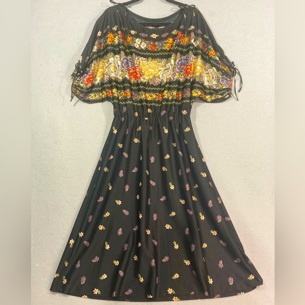 1970s Vintage Floral Rose Print Bohemian Style Dress Ladies Boho Size Large 1970s Vintage Floral Rose Print Bohemian Style Dress Ladies Boho Size Large